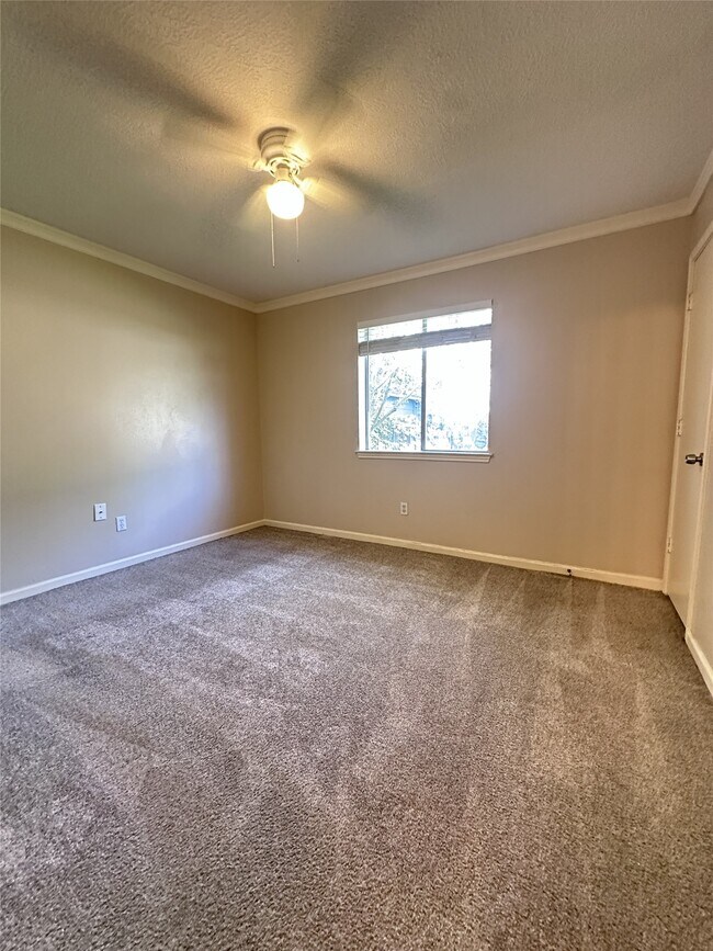Building Photo - 1814 Grove Ct Dr