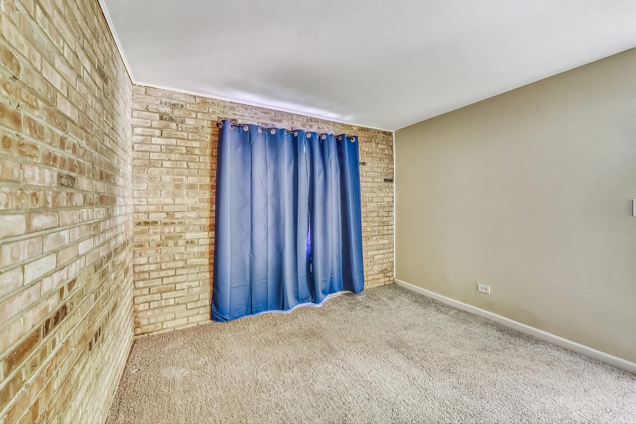 Building Photo - 862 W Lill Ave