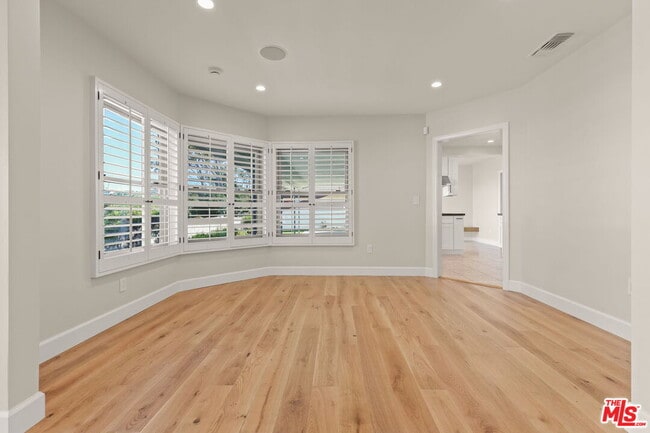 Building Photo - 4102 Cloverdale Ave