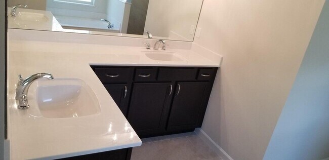 Building Photo - 5834 NW Coosa Dr