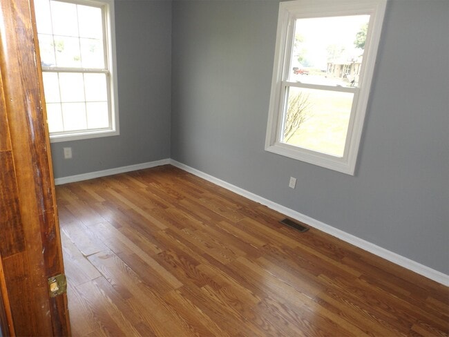 Building Photo - 1226 IN-67