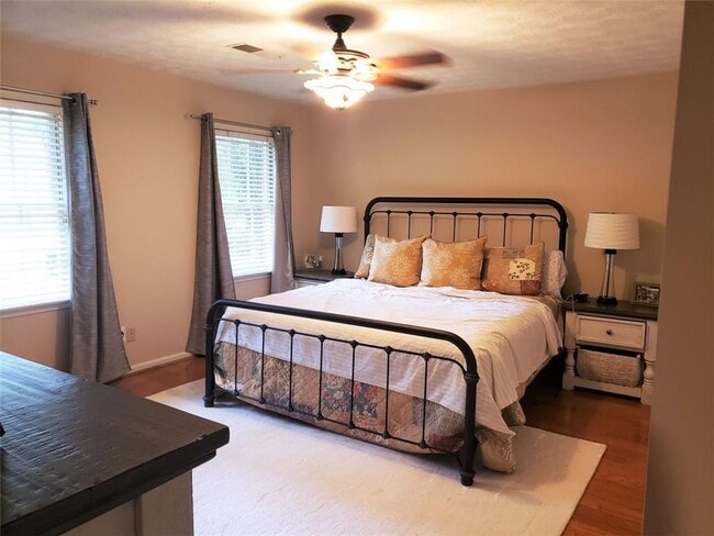 Building Photo - 5216 Willow Point Pkwy