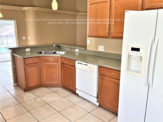 Building Photo - 206 Jessamine Dr