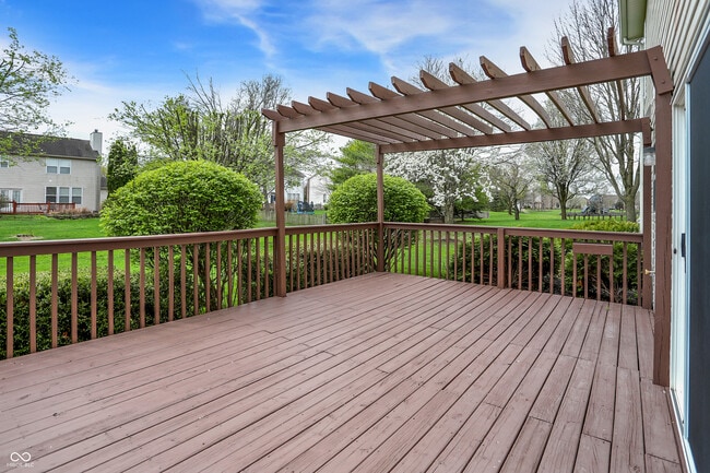 Building Photo - 5761 Cantigny Way S