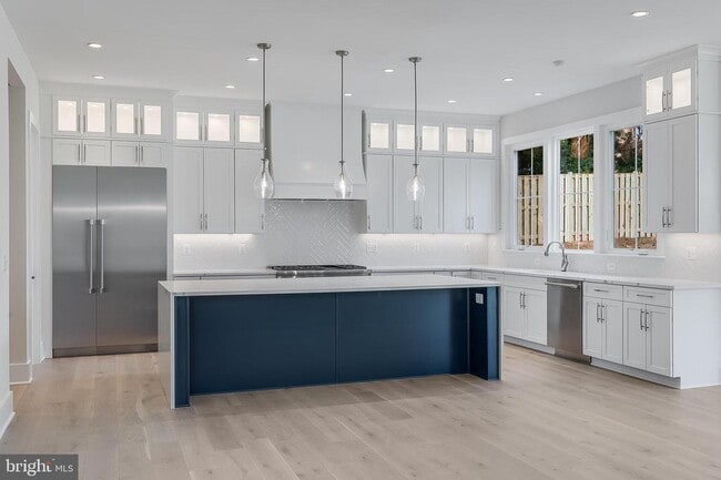 Building Photo - 5613 34th St N