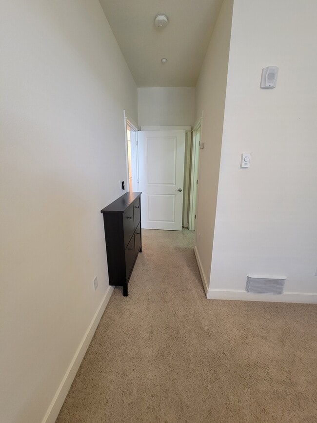 Building Photo - 400 Washington Ave