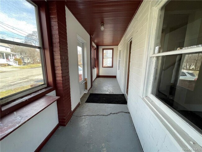 Building Photo - 10 Murray Ave