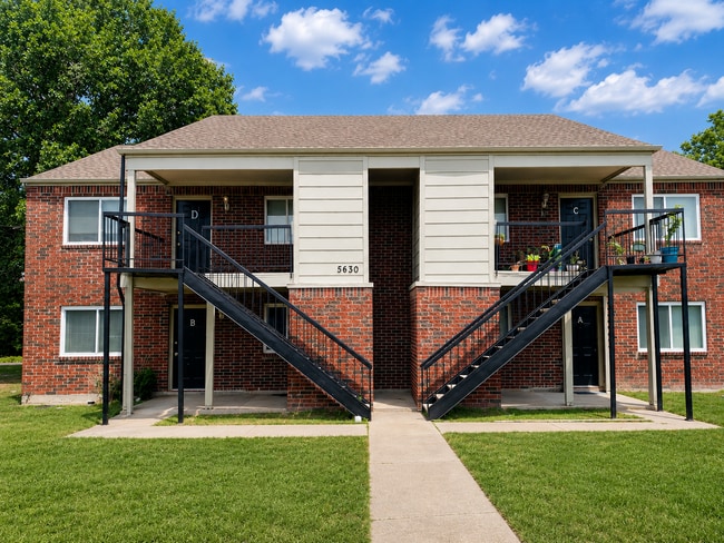 Building Photo - 5630 Brookview Ct