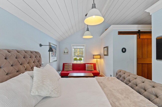 Building Photo - 8 S Bedford Rd