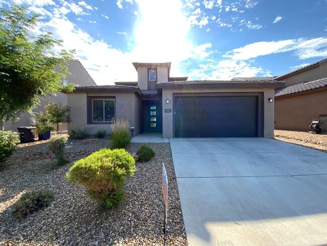 Primary Photo - 5 Bedroom Luxury Home Available Near Louis...