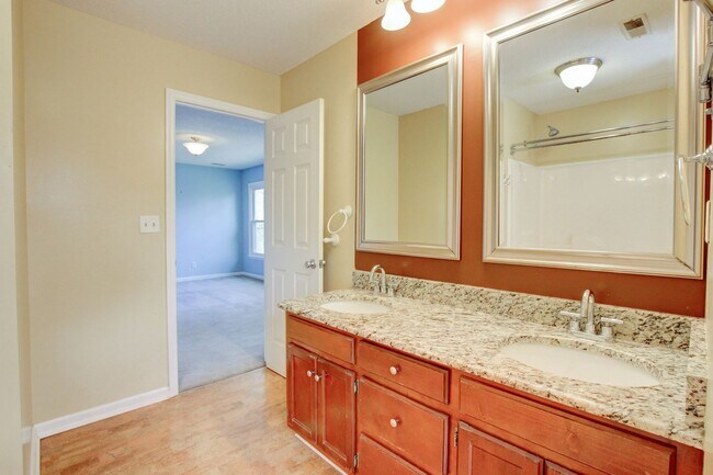 Building Photo - Two Story Home With Fireplace and Basement In Marymont