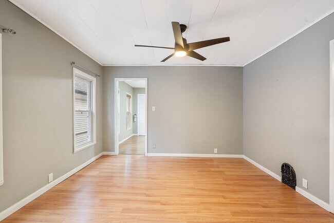 Dining Room - 313 Tompkins St