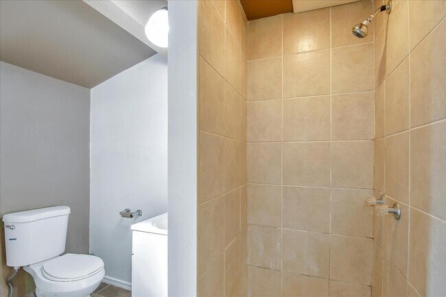 Building Photo - 6513 Corbin Ave