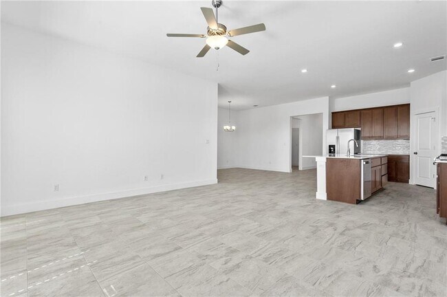 Building Photo - 121 Buckle Cove