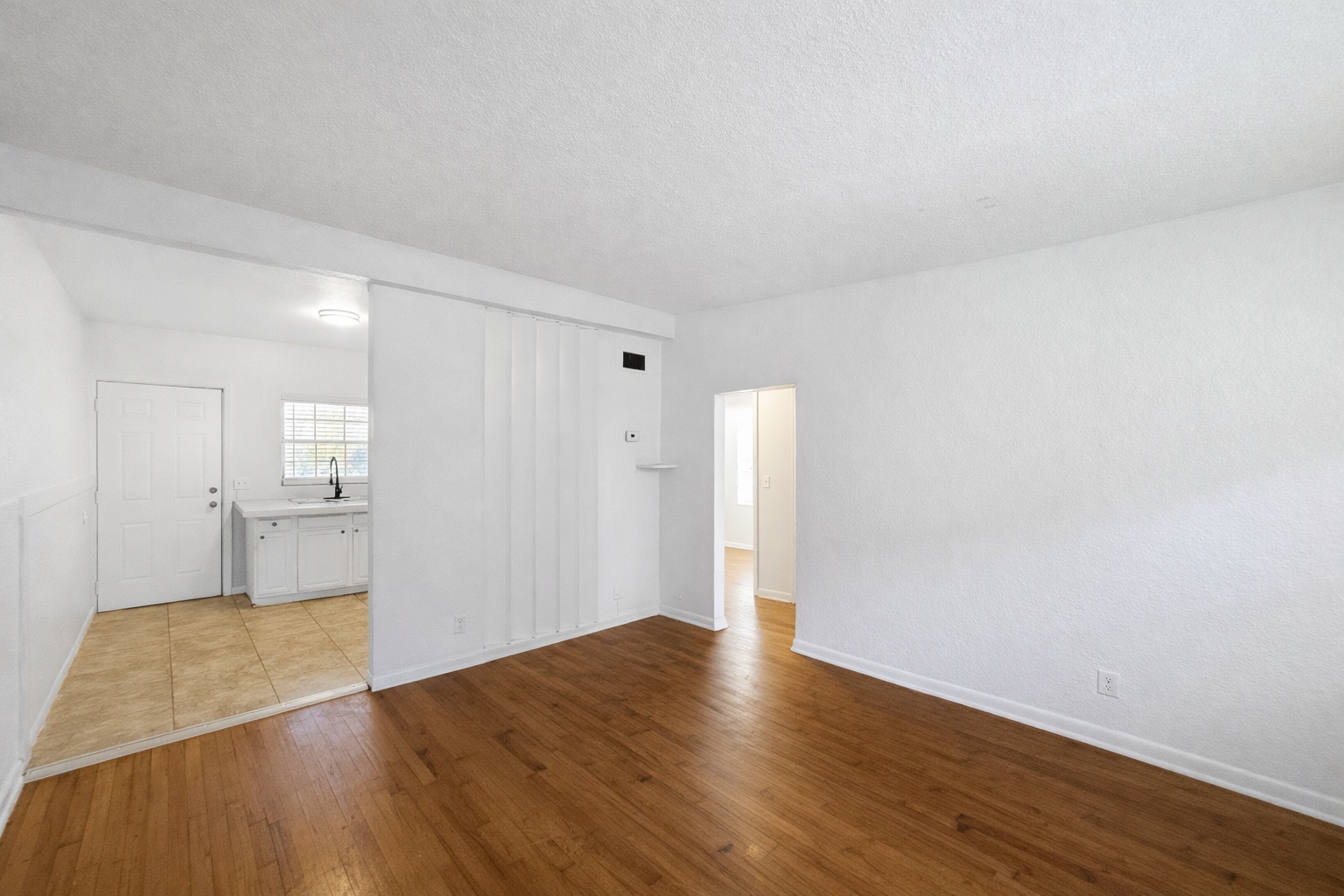 Building Photo - 2648 Dellwood Ave