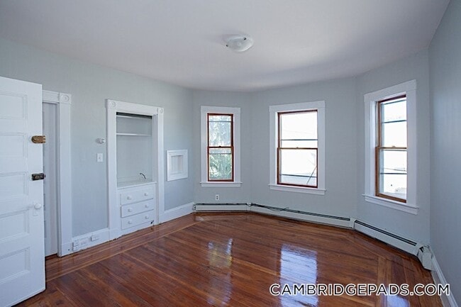 Building Photo - 173 Rindge Ave