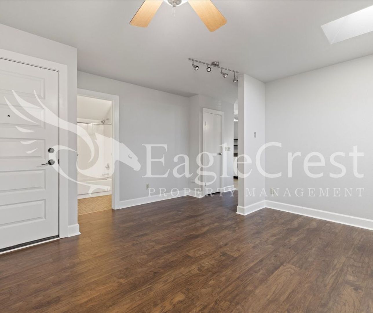 Building Photo - 105NSP