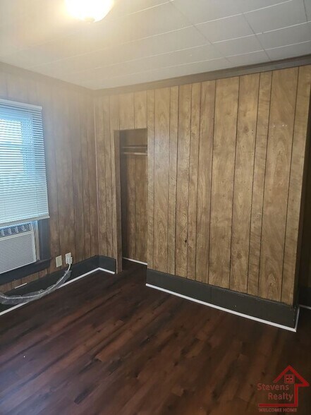 Building Photo - 1002 33rd Ave N