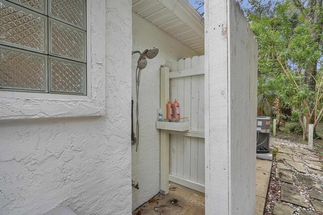 Building Photo - 308 A St