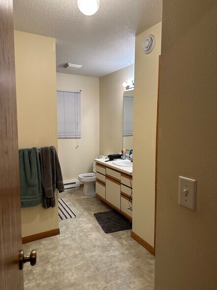 Building Photo - 2417 Vermilion Rd