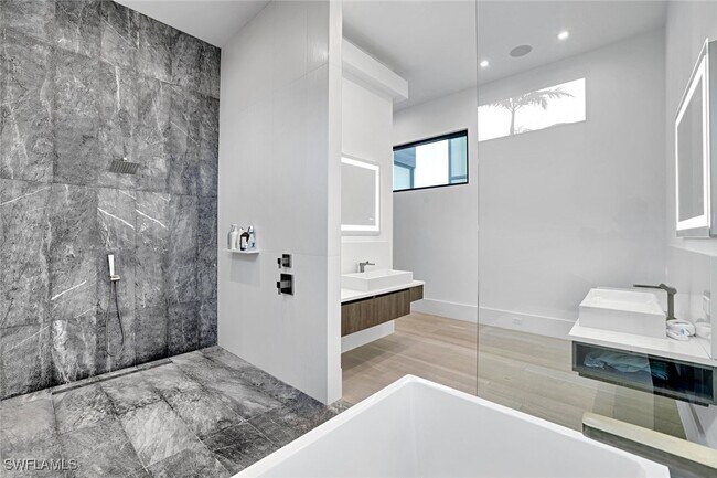 Building Photo - 641 Starboard Dr