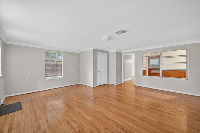 Building Photo - 3438 5th St