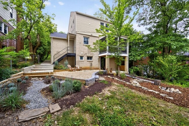 Building Photo - Boho Retreat in the Heart of Cheverly