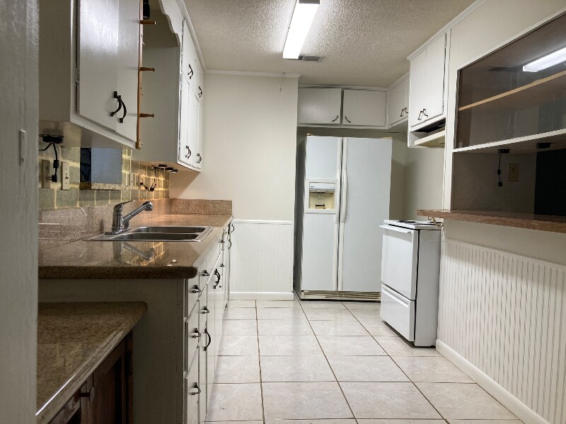 Building Photo - 1275 Carlton Acres W