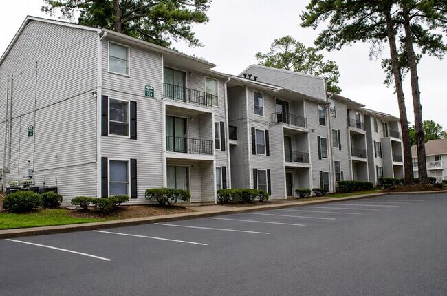 Building Photo - Affordable Living 20 Minutes from Everything Atlanta -2 Bedroom 2 1/2 Baths only $1300*