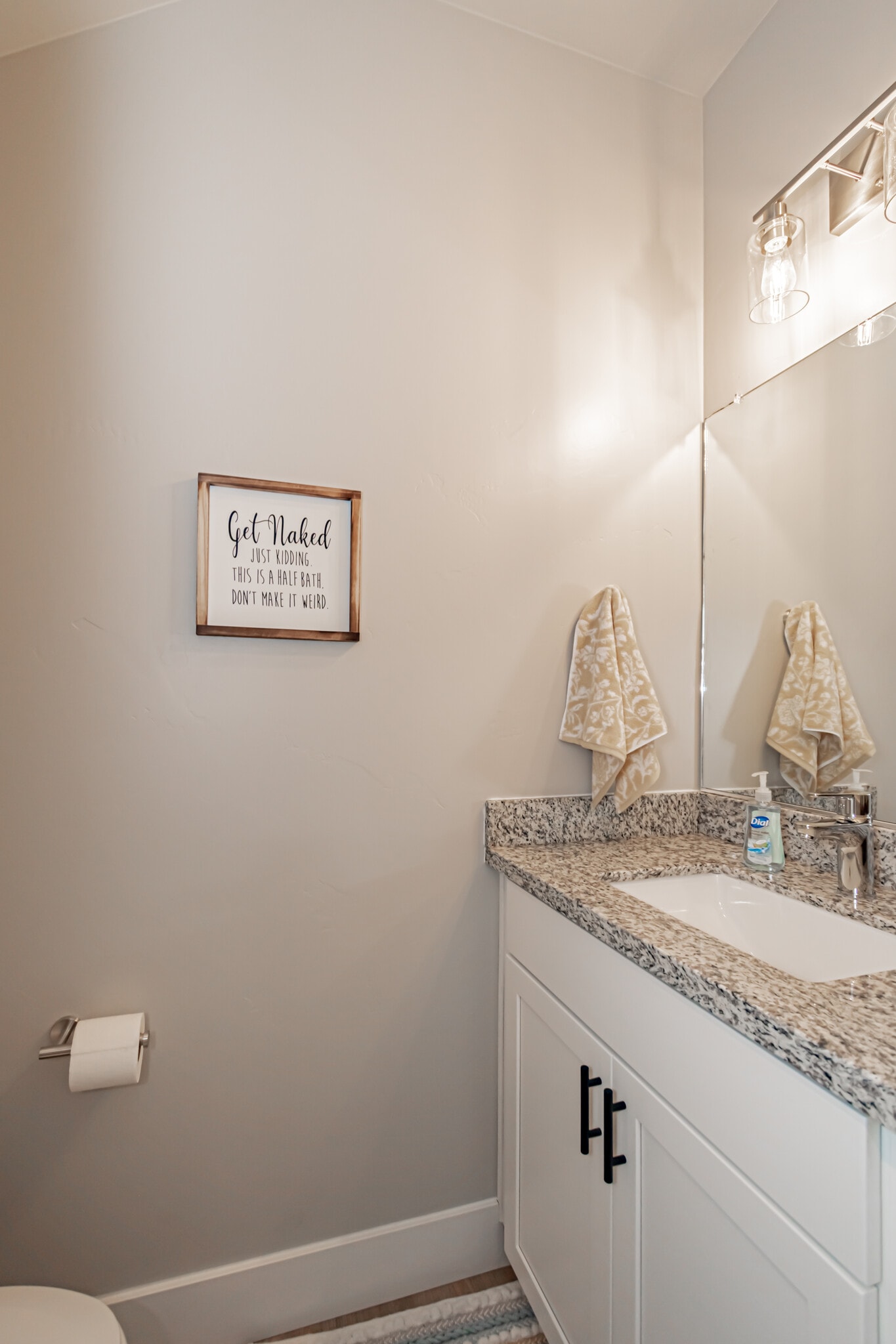 Building Photo - 380 S 3rd W