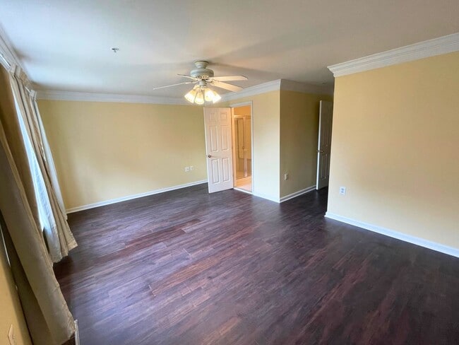 Building Photo - Beautiful 2BR, 2.5BA Townhouse Style Condo Near Old Town Alexandria