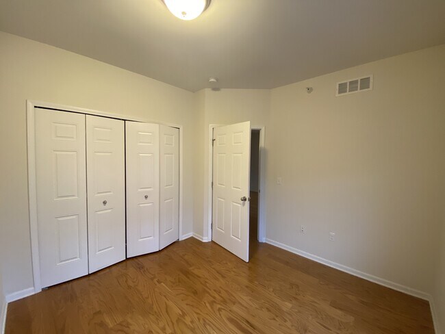 Building Photo - 958 W Summerfield Gln Cir