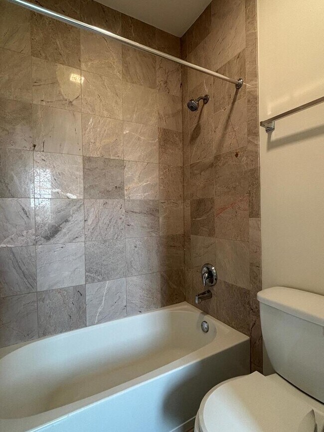 Building Photo - 8420 Redtail Dr