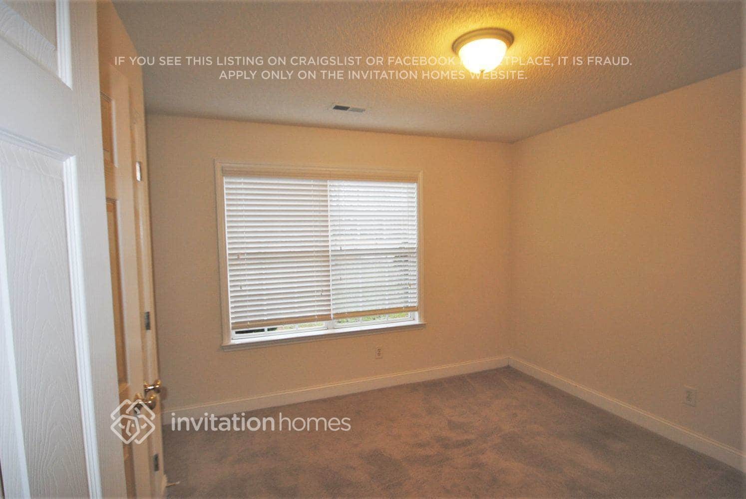 Building Photo - 8427 Quail Hollow Dr