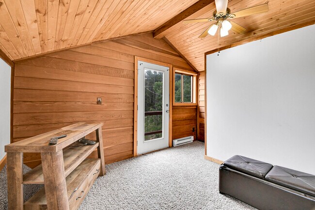 Building Photo - 204 Bristlecone Way