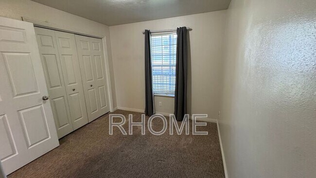 Building Photo - 1060 S Orem Blvd