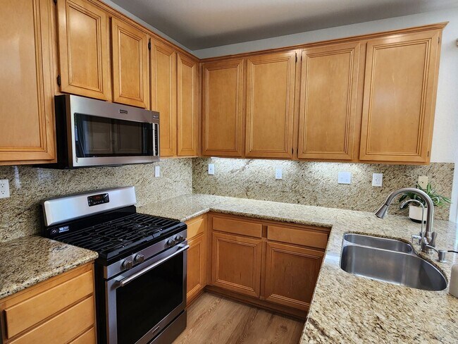 Building Photo - Beautiful Upgraded Home in RSM!