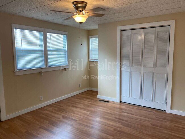 Building Photo - 2026 Shady Cove Dr
