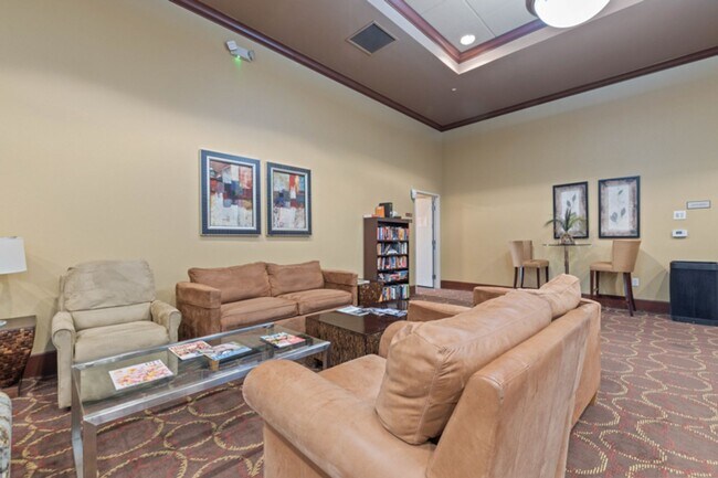 Building Photo - Condo at Belvedere Towers!