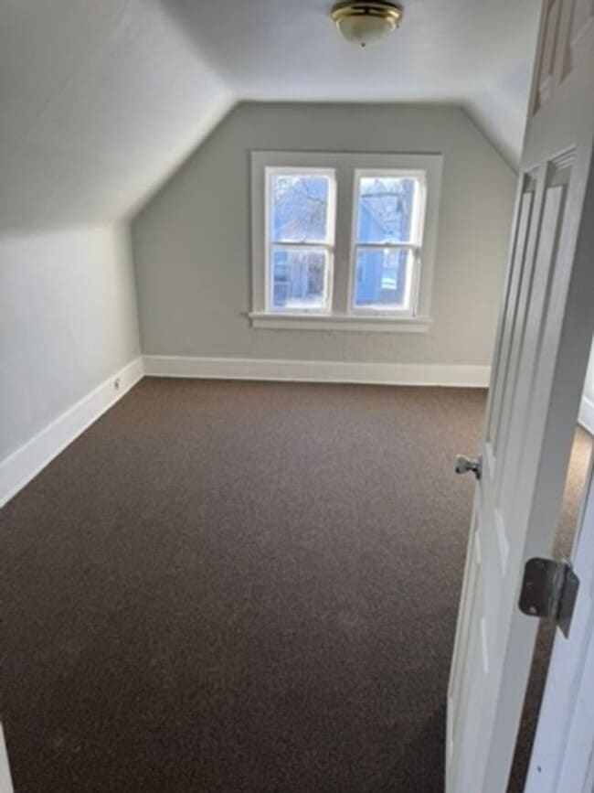 Building Photo - Updated  3-bedroom single family house available NOW!