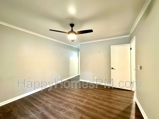 Building Photo - 1208 Village Creek Ln