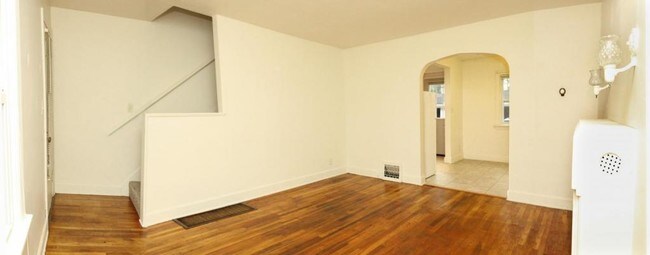 Building Photo - 228 West 16th Street