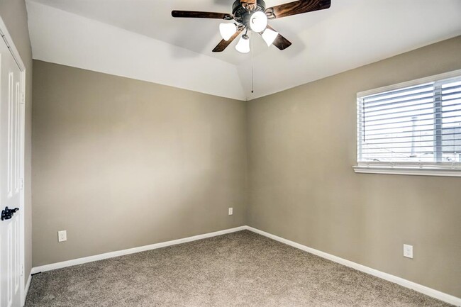 Building Photo - 9238 Solvista Pass Ln