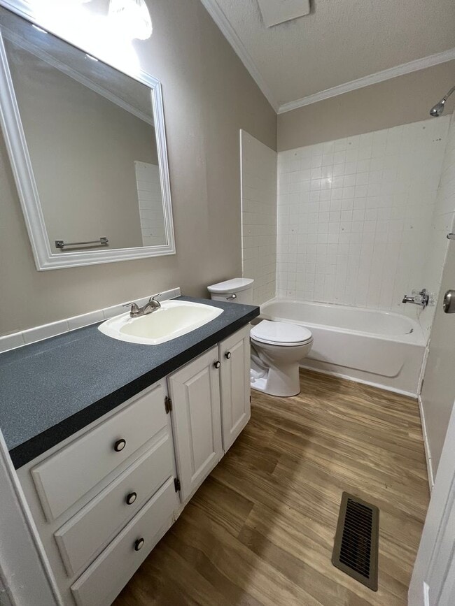 Building Photo - 3 Bedroom, 2 Bath Mobile Home in Dearing