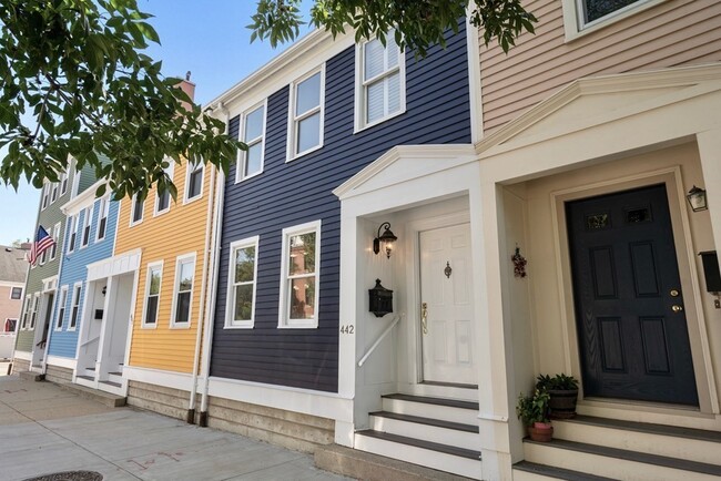 Building Photo - 442 Main St