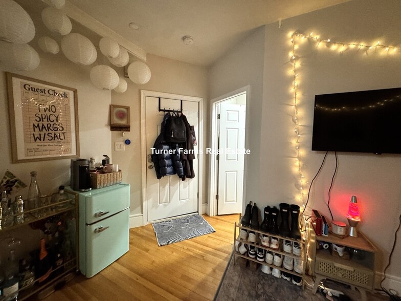 Building Photo - 91 Hudson St