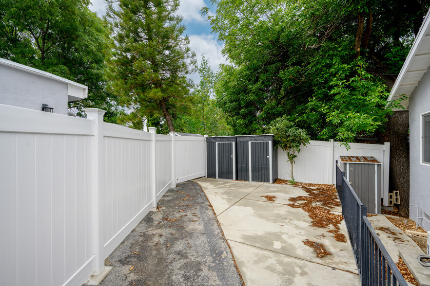 Building Photo - 7726 Le Berthon St