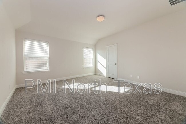 Building Photo - 515 Parrino pkwy