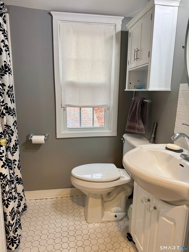 Building Photo - 40 Wilridge Rd