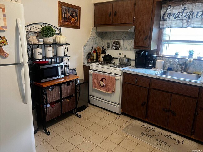 Building Photo - 129 Gordon Ave